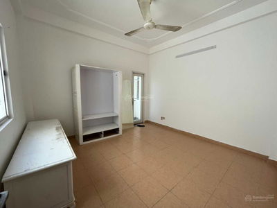 Nguyen Thi Thap Street, Vietnam  Nguyen Thi Thap Street, Vietnam