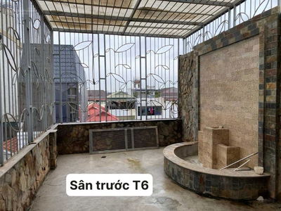 Nguyen Son Street, Vietnam Nguyen Son Street, Vietnam