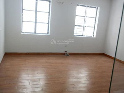 Duong Quang Ham Street, Vietnam Duong Quang Ham Street, Vietnam