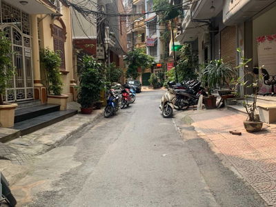 Hoang Cau Street, Vietnam Hoang Cau Street, Vietnam