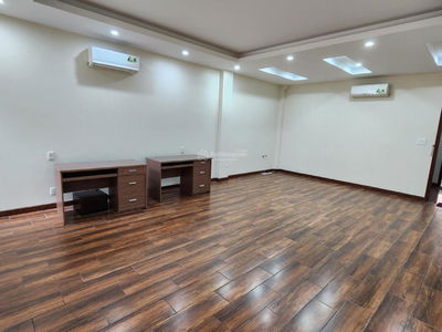 Hoang Van Thu Street, Vietnam Hoang Van Thu Street, Vietnam