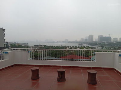 Au Co Street, Vietnam Au Co Street, Vietnam