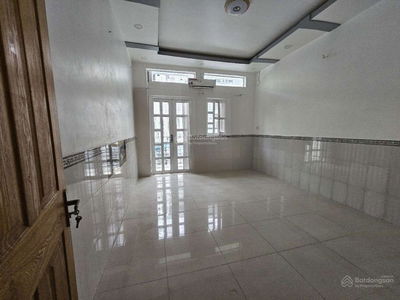 Huynh Tan Phat Street, Vietnam Huynh Tan Phat Street, Vietnam