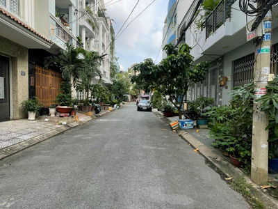 Hoang Quoc Viet Street, Vietnam Hoang Quoc Viet Street, Vietnam