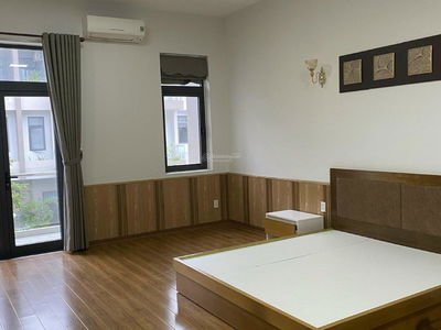 Nguyen Tat Thanh Street, Vietnam  Nguyen Tat Thanh Street, Vietnam