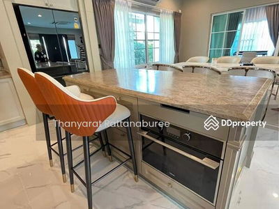 Nantawan Ramintra-Paholyothin 50, Bangkok, Thailand Nantawan Ramintra-Paholyothin 50, Bangkok, Thailand