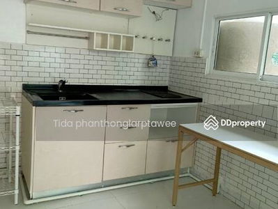 Pleno Wongwaen-Ramintra, Bangkok, Thailand Pleno Wongwaen-Ramintra, Bangkok, Thailand