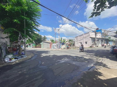 Nguyen Van Hoa Street, Vietnam  Nguyen Van Hoa Street, Vietnam