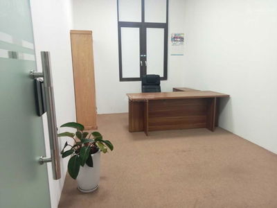 Nguyen Van Cu Street, Vietnam  Nguyen Van Cu Street, Vietnam