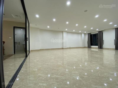 Hoang Cau Street, Vietnam Hoang Cau Street, Vietnam