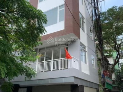 Hoang Hoa Tham Street, Vietnam Hoang Hoa Tham Street, Vietnam