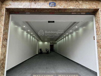 Hoang Hoa Tham Street, Vietnam Hoang Hoa Tham Street, Vietnam