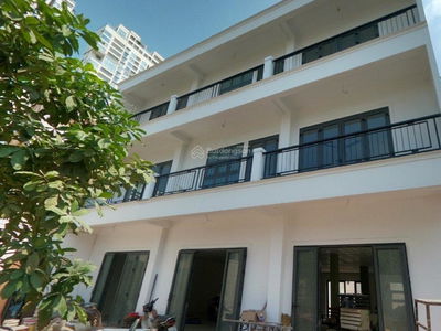 Hoang Hoa Tham Street Hoang Hoa Tham Street