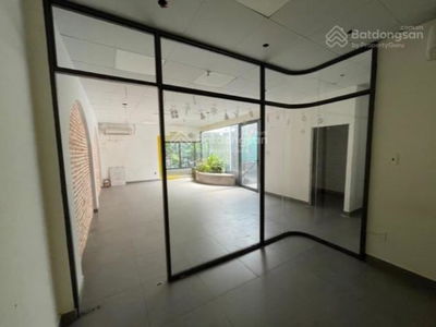 Hai Ba Trung Street, Vietnam Hai Ba Trung Street, Vietnam