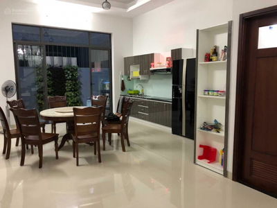 Nguyen Tat Thanh Street, Vietnam  Nguyen Tat Thanh Street, Vietnam