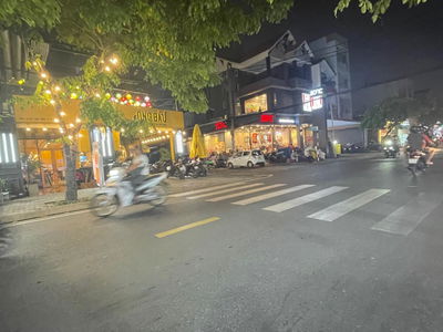 Lam Van Ben Street, Vietnam  Lam Van Ben Street, Vietnam