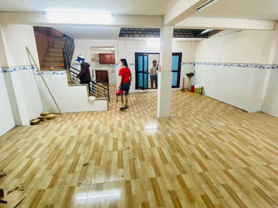 Ha Huy Giap Street, Vietnam Ha Huy Giap Street, Vietnam