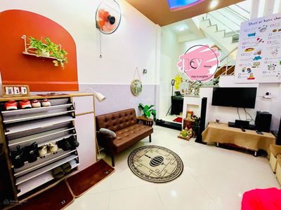 Le Van Luong Street, Vietnam Le Van Luong Street, Vietnam