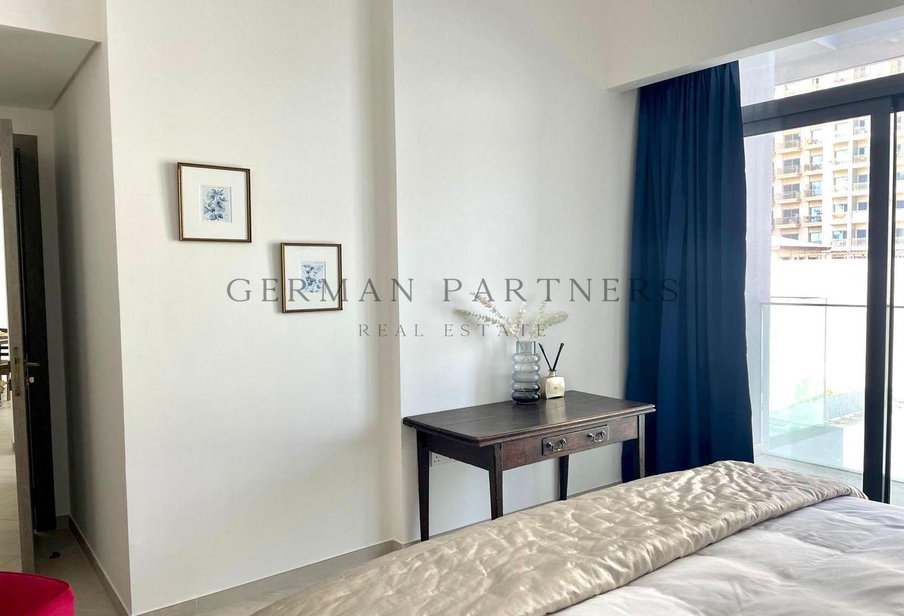 Oxford 212, United Arab Emirates Oxford 212, United Arab Emirates