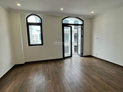 The Empire, Vietnam The Empire, Vietnam