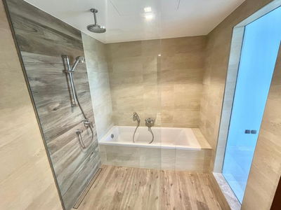 No.9, United Arab Emirates  No.9, United Arab Emirates