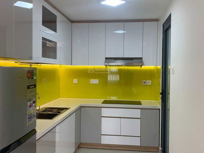 Topaz Twins, Vietnam  Topaz Twins, Vietnam