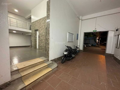 Xuan La Street, Vietnam Xuan La Street, Vietnam