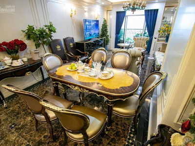 D'. Le Roi Soleil - Quang An, Vietnam D'. Le Roi Soleil - Quang An, Vietnam