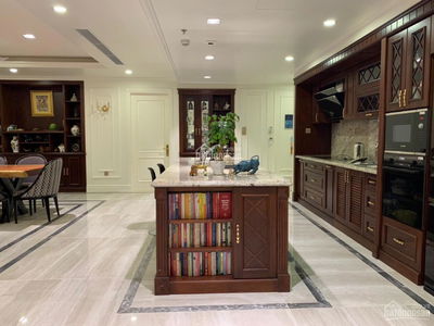 D'. Le Roi Soleil, Vietnam D'. Le Roi Soleil, Vietnam