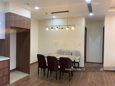 Lac Long Quan Street, Vietnam Lac Long Quan Street, Vietnam