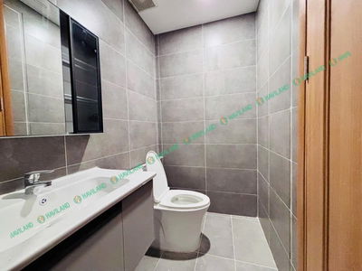 The Head, Vietnam The Head, Vietnam