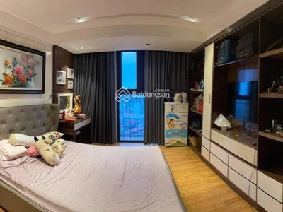 D'. Le Pont D'or - Hoang Cau, Vietnam D'. Le Pont D'or - Hoang Cau, Vietnam