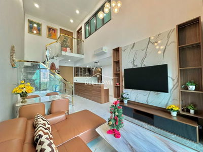 Happy in Vista, Vietnam  Happy in Vista, Vietnam