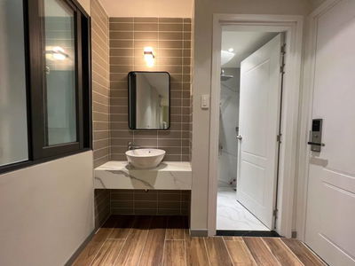 Gehäuse In Nha Be, Vietnam  Gehäuse In Nha Be, Vietnam