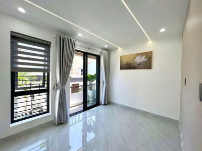 At the door, Vietnam At the door, Vietnam