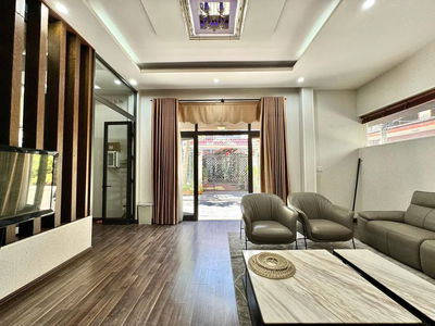 Three cars around the house, Vietnam Three cars around the house, Vietnam