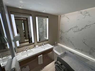 Gehäuse In Dubai, United Arab Emirates  Gehäuse In Dubai, United Arab Emirates