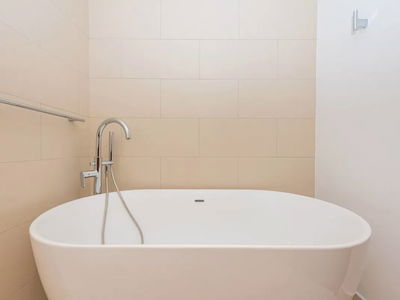 21 A, United Arab Emirates  21 A, United Arab Emirates