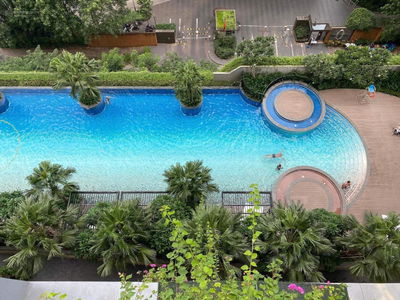 Seasons Avenue Seasons Avenue