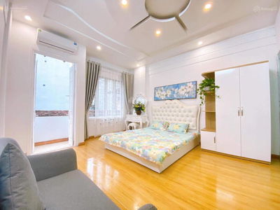 Ton That Tung Street, Vietnam Ton That Tung Street, Vietnam