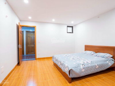 Khuc Thua Du Street, Vietnam  Khuc Thua Du Street, Vietnam