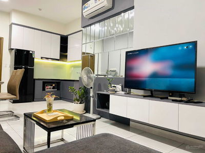 Jamila Khang Dien, Vietnam Jamila Khang Dien, Vietnam