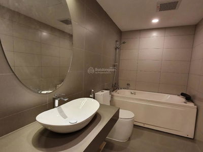 D'. Le Roi Soleil, Vietnam D'. Le Roi Soleil, Vietnam