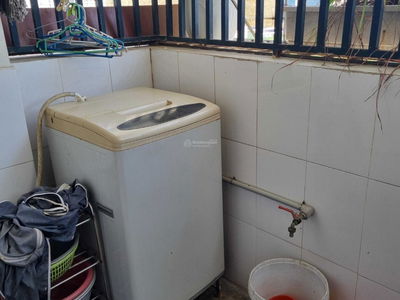 Le Van Luong Street, Vietnam Le Van Luong Street, Vietnam