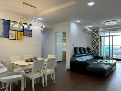 Hoang Anh Thanh Binh, Vietnam Hoang Anh Thanh Binh, Vietnam