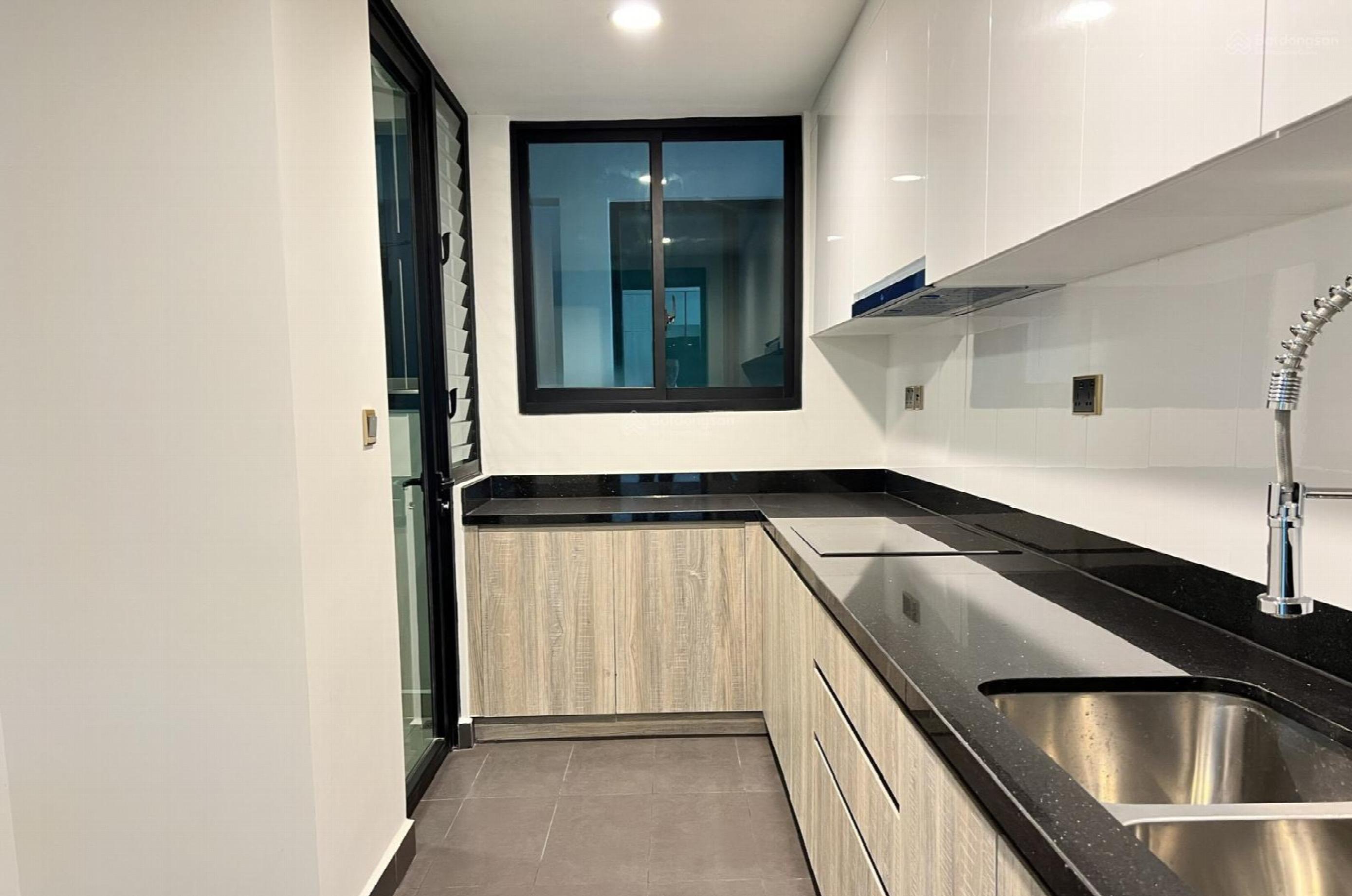 Happy In View, Vietnam