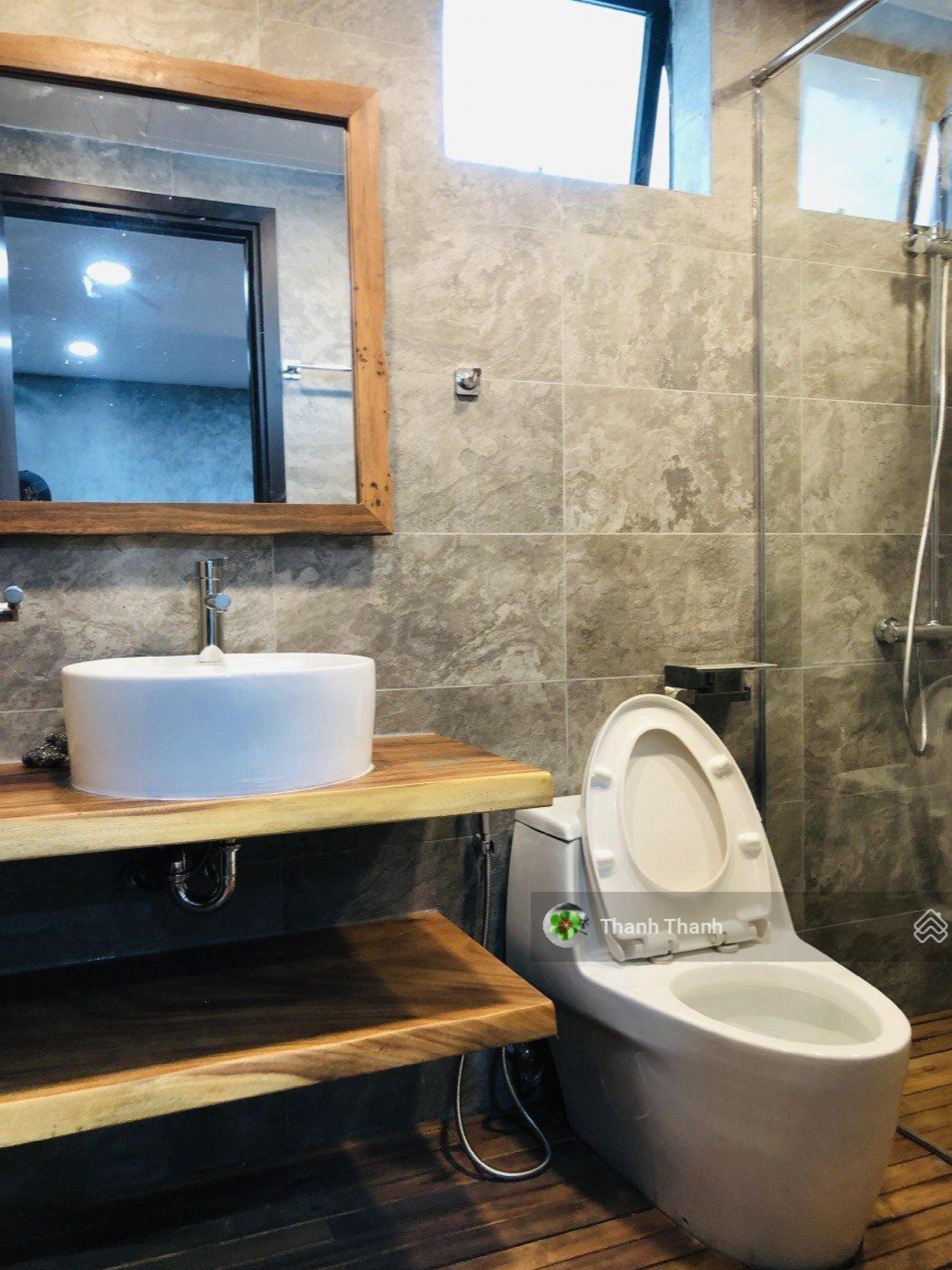 Happy In View, Vietnam