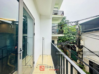 Au Co Street, Vietnam Au Co Street, Vietnam