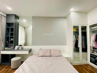 Topaz Elite, Vietnam Topaz Elite, Vietnam