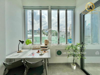 Lac Long Quan Street, Vietnam Lac Long Quan Street, Vietnam